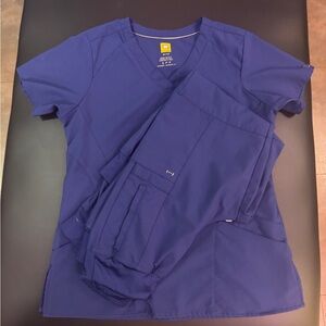 WonderWink Women's V-Neck Scrub Top & Bottom - Navy Blue